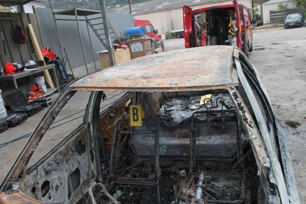 RCCI N°92 ET 93 : INCENDIE DE VL – 04 MAI 2022